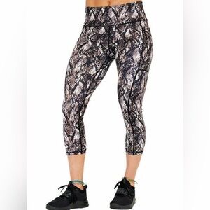 Constantly Varied Gear CVG Medusa Capri Womens Large
